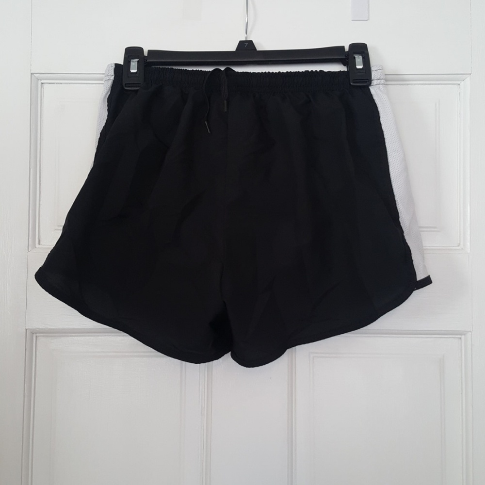 Reebok running shorts - Picture 2 of 4